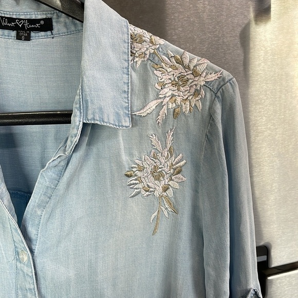 Velvet Heart embroidered chambray denim shirt women’s sz S oversized highlow hem - Picture 6 of 12